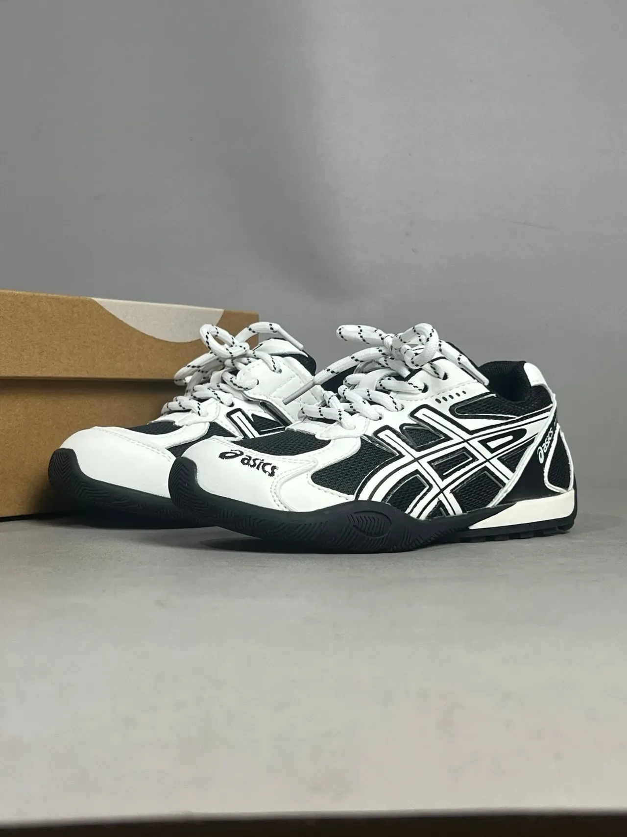 ASICS Indoor Court Sneaker White Silver Gray Lifestyle Sneakers 20
