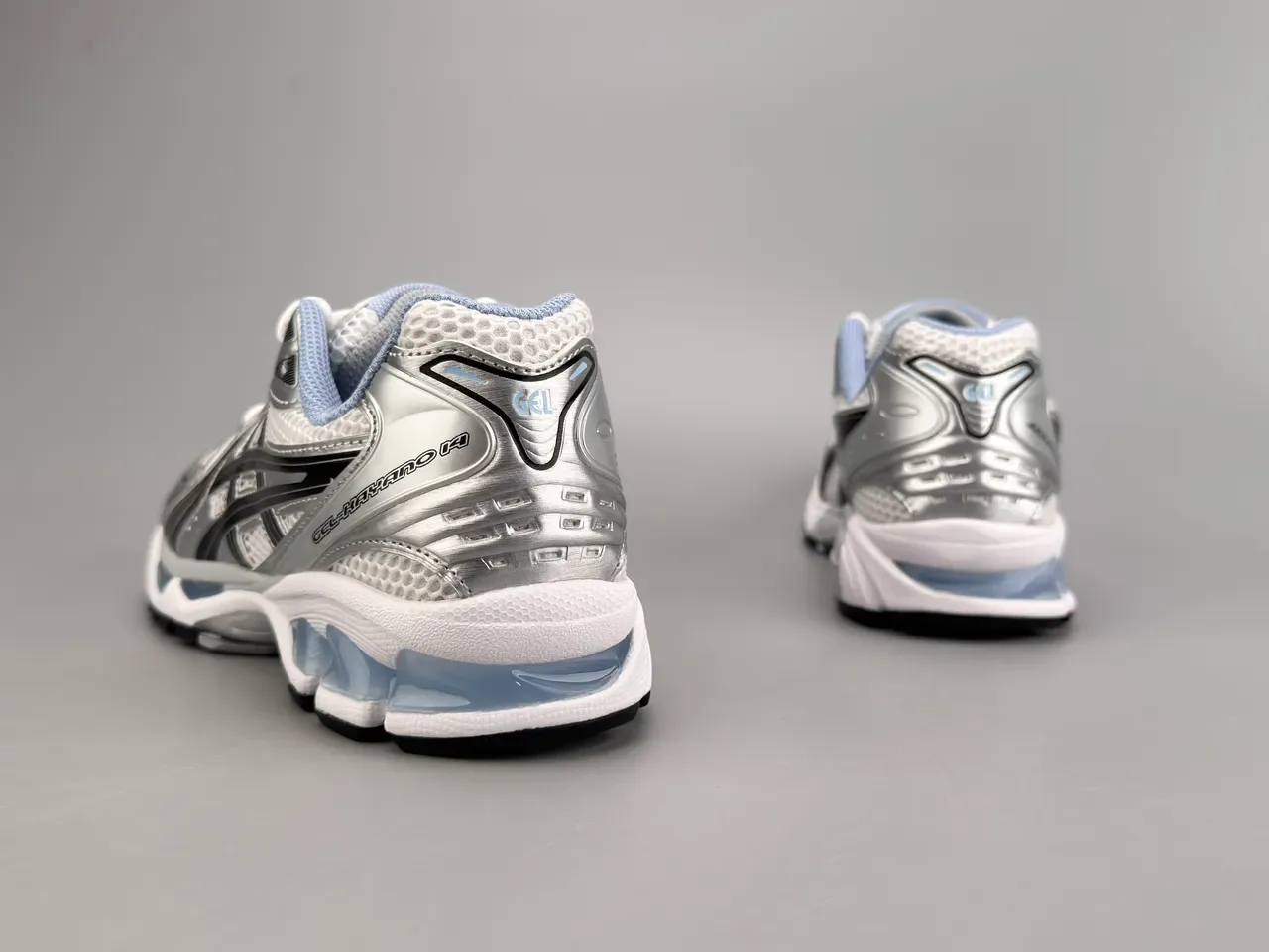 ASICS Argent Noir Maille et Synthétique Supérieur Overlay Rayures Tigre Chaussures de Course 4