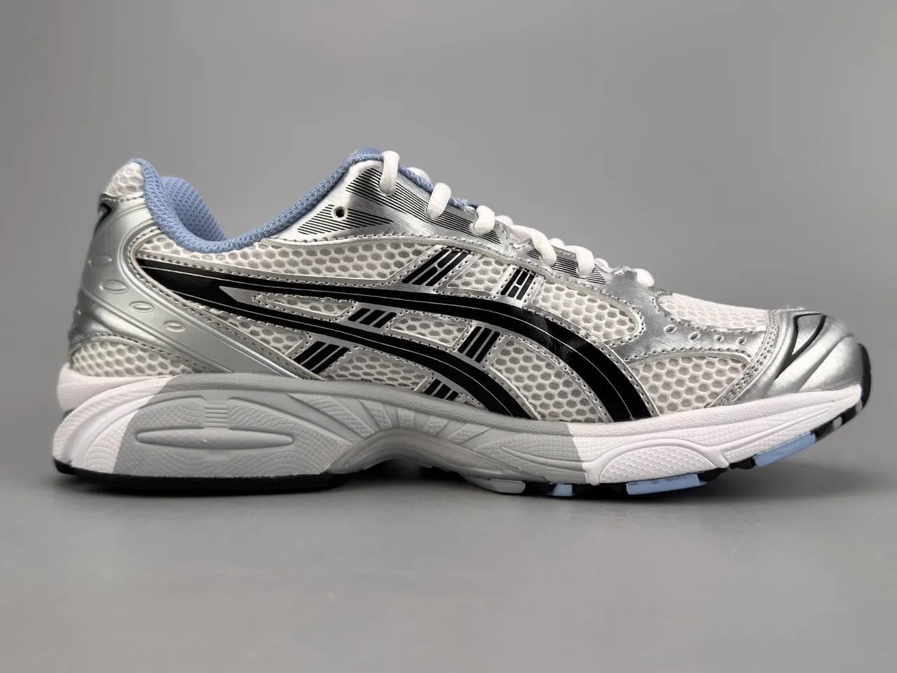 ASICS Argent Noir Maille et Synthétique Supérieur Overlay Rayures Tigre Chaussures de Course 10