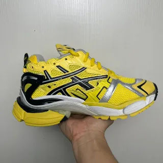 ASICS 黄色黑色网面鞋面雕塑中底跑鞋