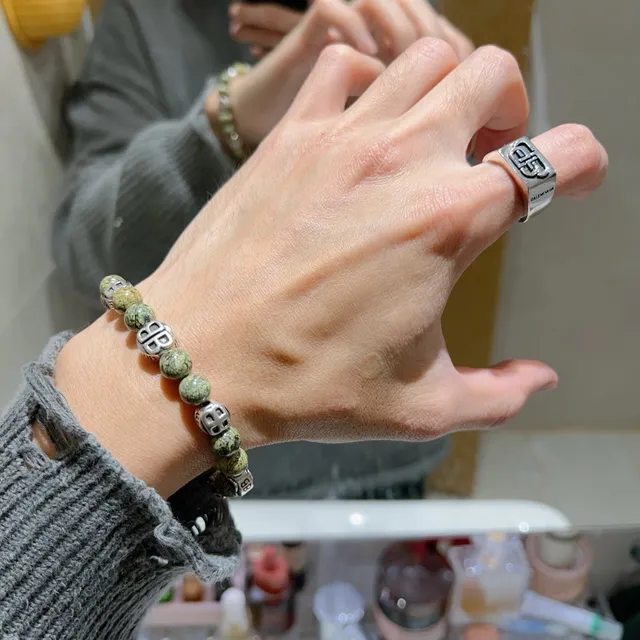 Balenciaga BB Bead Bracelet سوار حجر ماربل أخضر ومعدن فضي 2