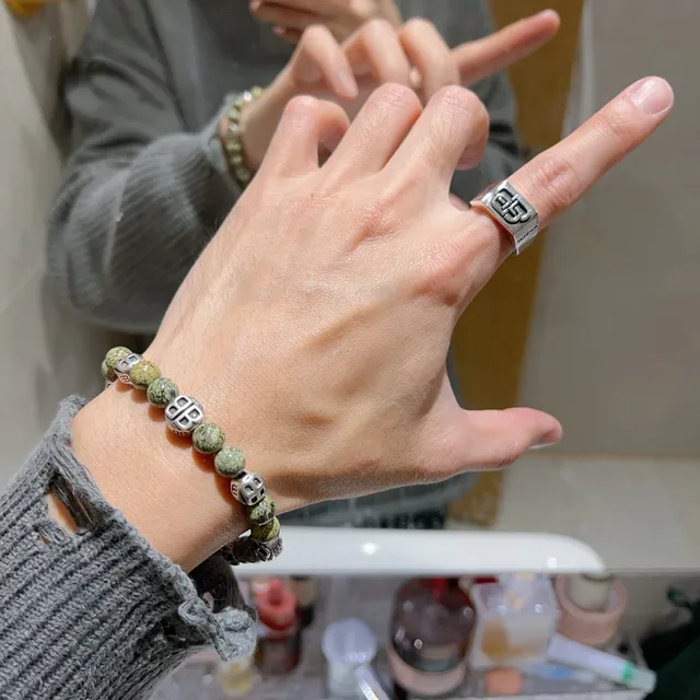 Balenciaga BB Bead Bracelet سوار حجر ماربل أخضر ومعدن فضي 5