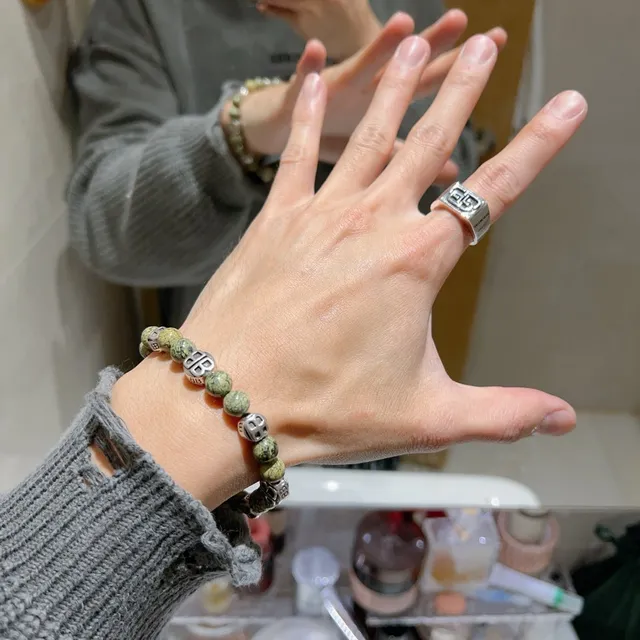 Balenciaga BB Bead Bracelet سوار حجر ماربل أخضر ومعدن فضي 8