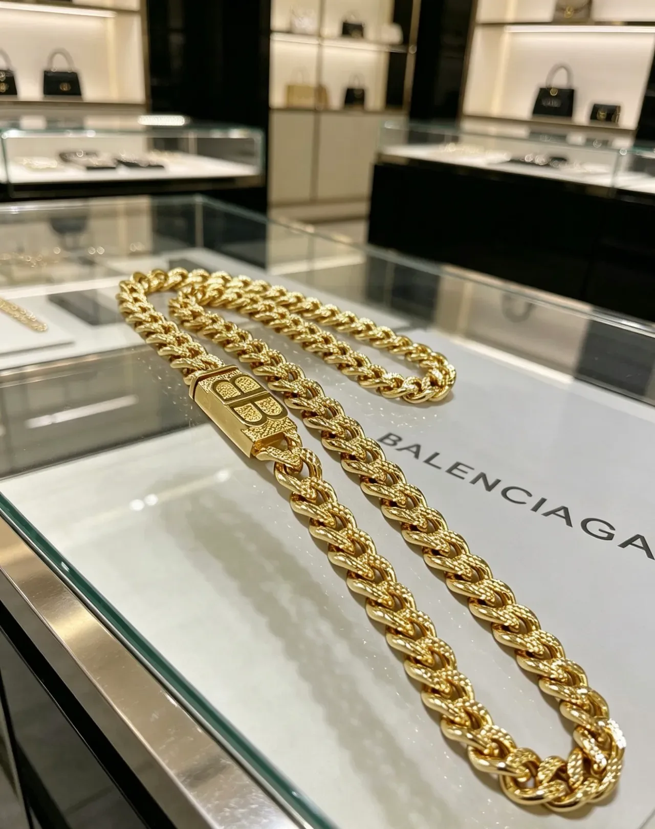 Balenciaga BB Chain Or Chaîne Curb Épaisse Fermoir Logo Collier 3