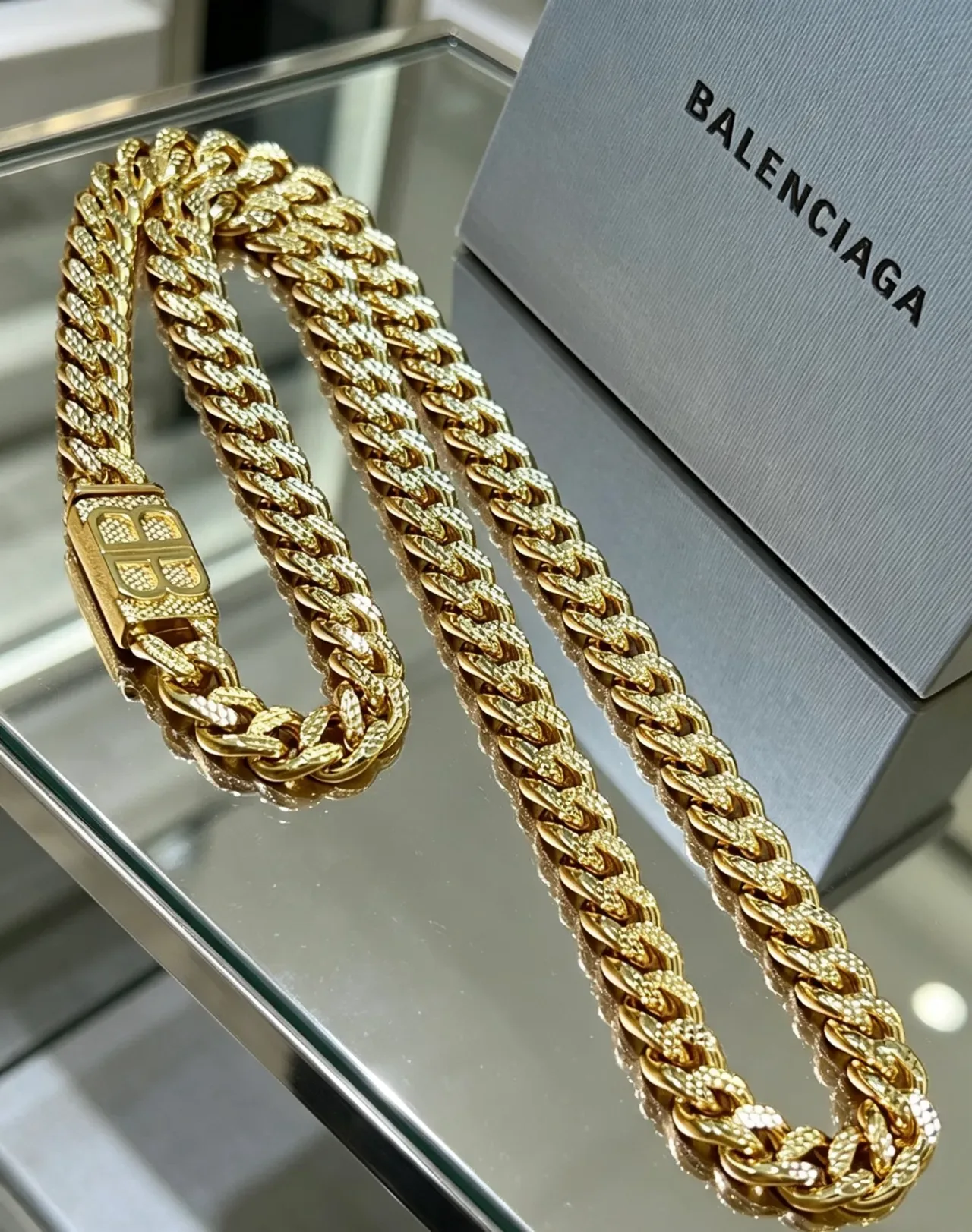 Balenciaga BB Chain Or Chaîne Curb Épaisse Fermoir Logo Collier 9