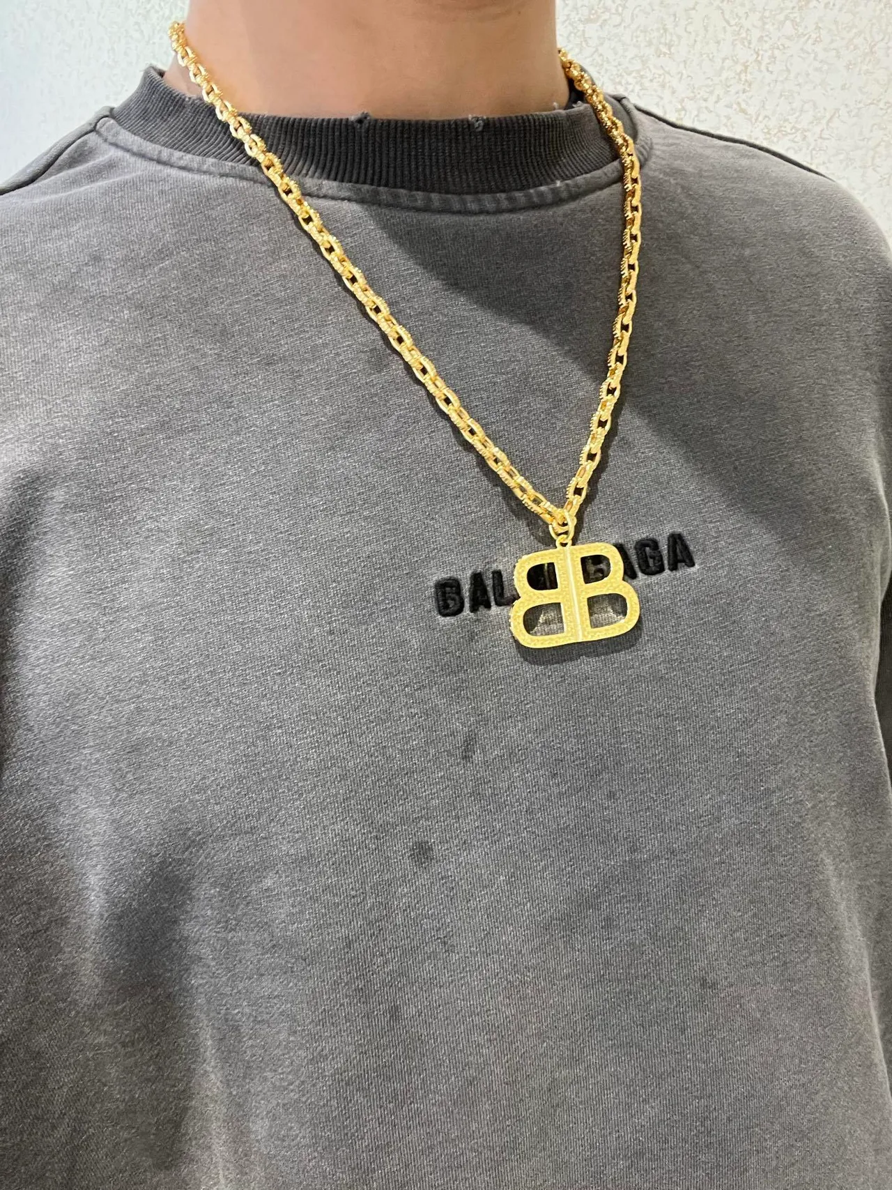 Balenciaga BB Logo Colar de corrente texturizada de ouro 4