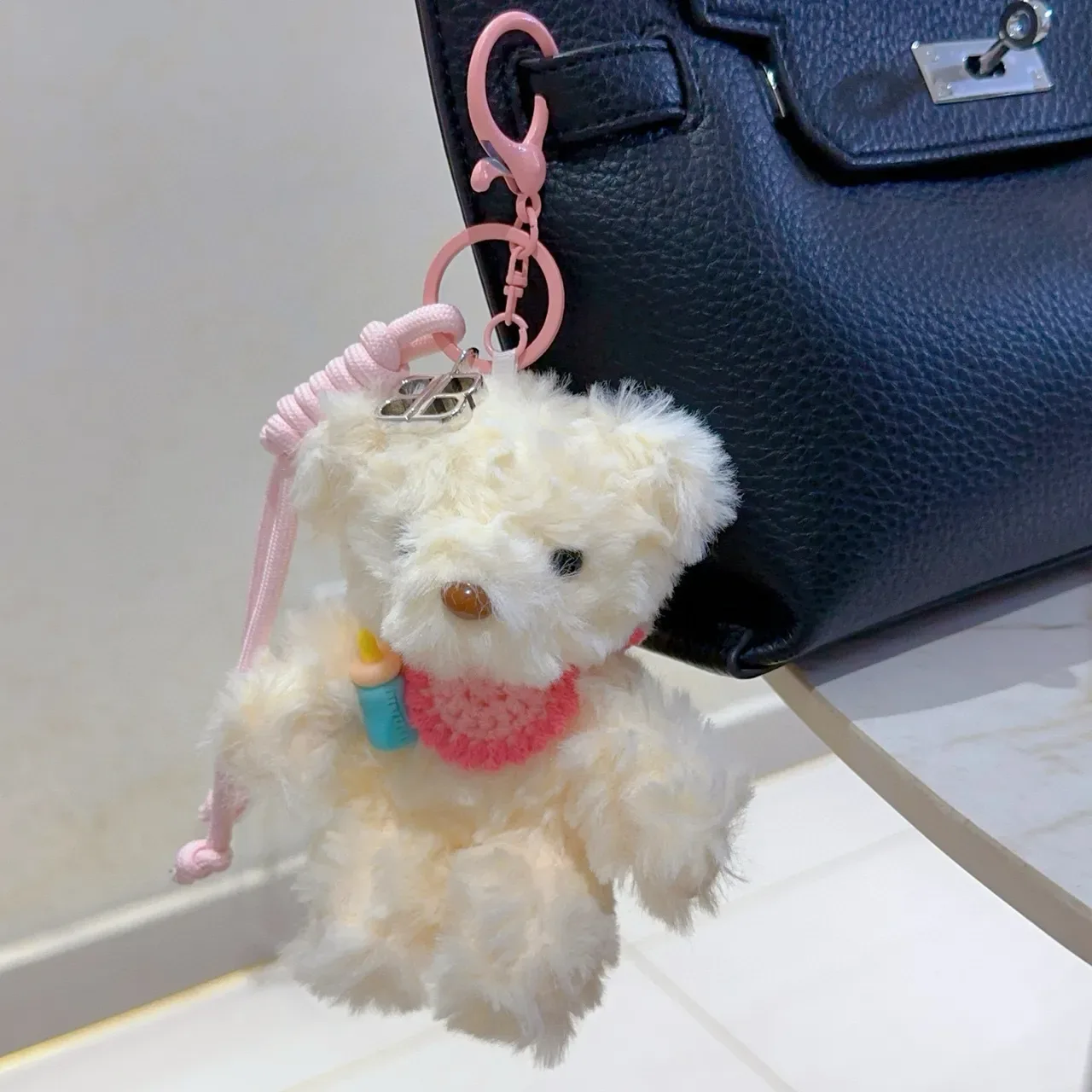 Balenciaga बेज पिंक प्लश टेडी बियर निट स्कार्फ हैंडबैग 7