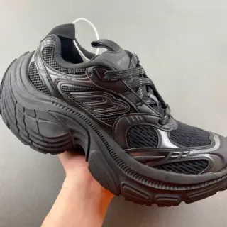 Balenciaga কালো একরঙা স্কাল্প্টেড সোল চাঙ্কি স্নিকার্স