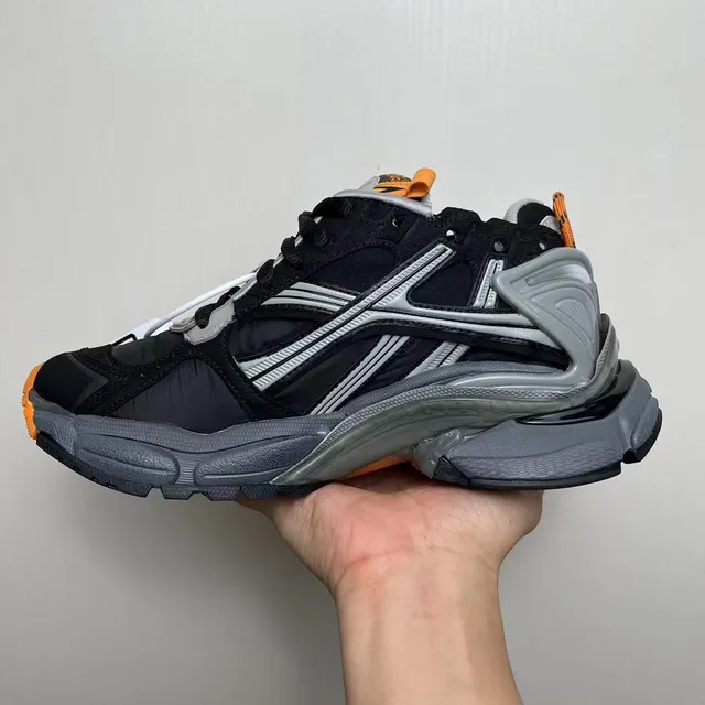Balenciaga 黑色橙色超大笼子叠加多层雕塑鞋底厚底运动鞋 2