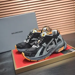 Balenciaga काला नारंगी ओवरसाइज्ड वॉल्यूम लेयरड सिन्थेटिक ओवरलेस चंकी स्नीकर