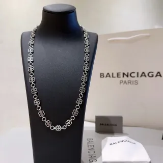 Collar Balenciaga Clover Link Tono Plateado Statement