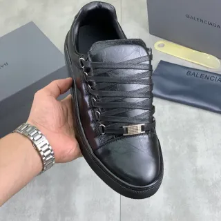 Balenciaga Defender Tênis Lifestyle de Couro Crinkled Preto