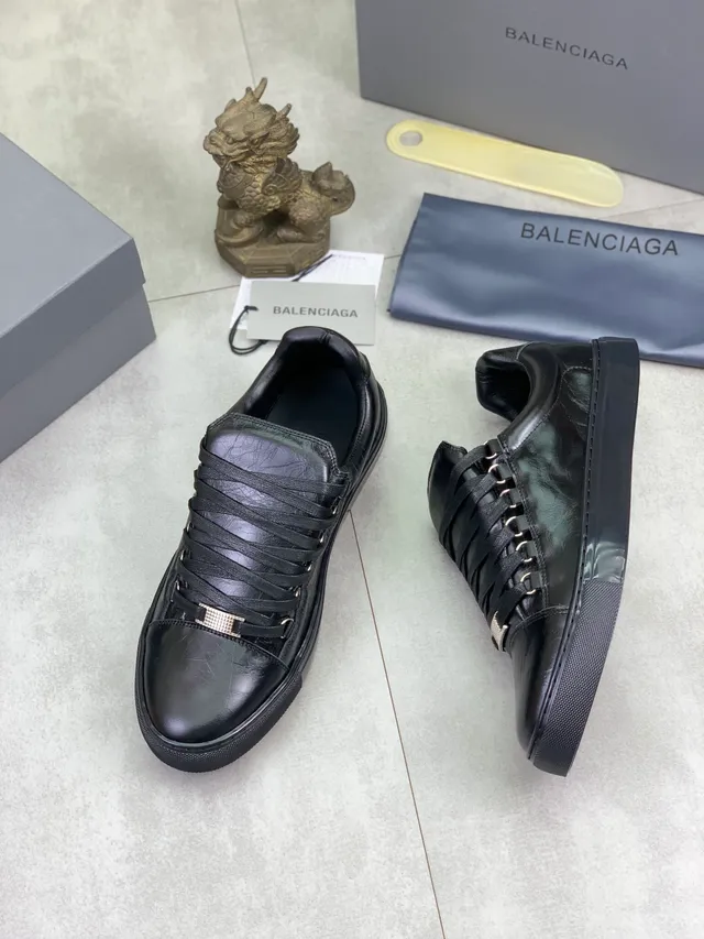 Balenciaga Defender Tênis Lifestyle de Couro Crinkled Preto 5