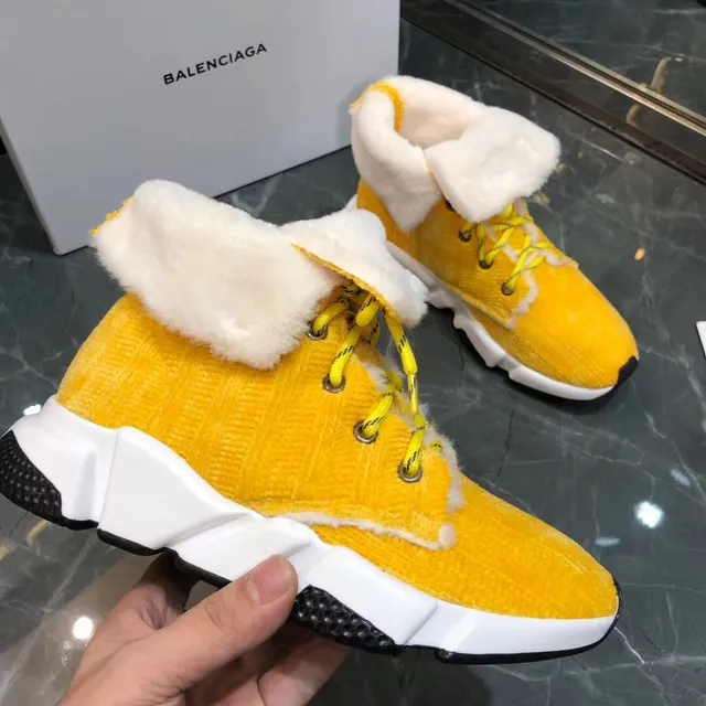 Balenciaga Defender Botas de Nieve Amarillas de Punto con Forro de Shearling 2