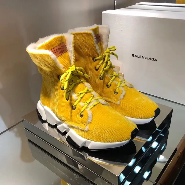 Balenciaga Defender Botas de Nieve Amarillas de Punto con Forro de Shearling 3