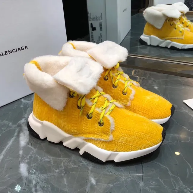 Balenciaga Defender Botas de Nieve Amarillas de Punto con Forro de Shearling 5