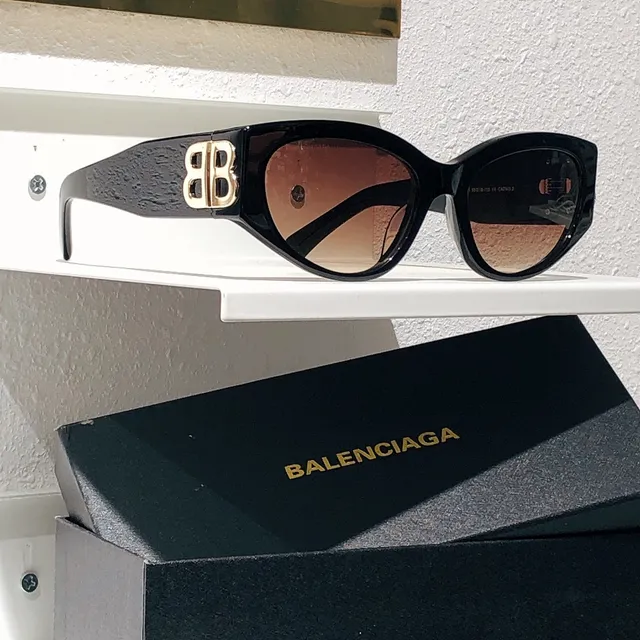 Balenciaga Hourglass Gafas de sol cat-eye de acetato blanco 2