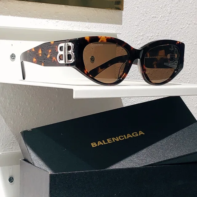 Balenciaga Hourglass Gafas de sol cat-eye de acetato blanco 3
