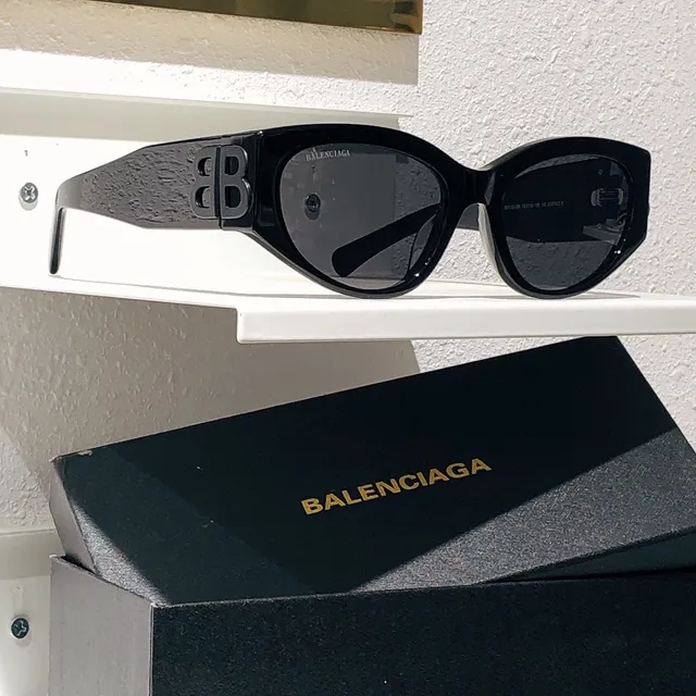 Balenciaga Hourglass Gafas de sol cat-eye de acetato blanco 4