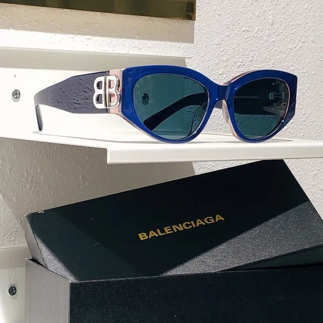 Balenciaga Hourglass Gafas de sol cat-eye de acetato blanco 9