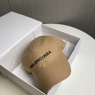 Balenciaga 标志刺绣卡其棒球帽