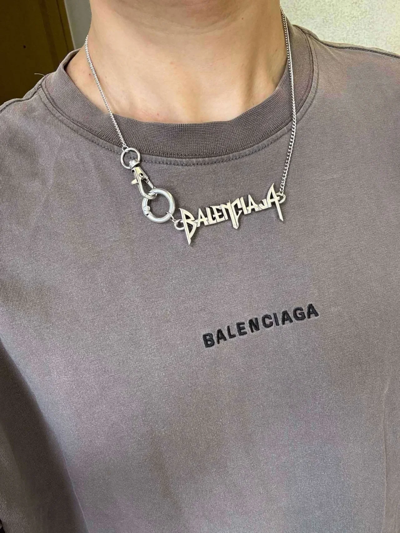 Balenciaga Logo सिल्वर ब्लैक पेंडेंट चेन नेकलेस 8