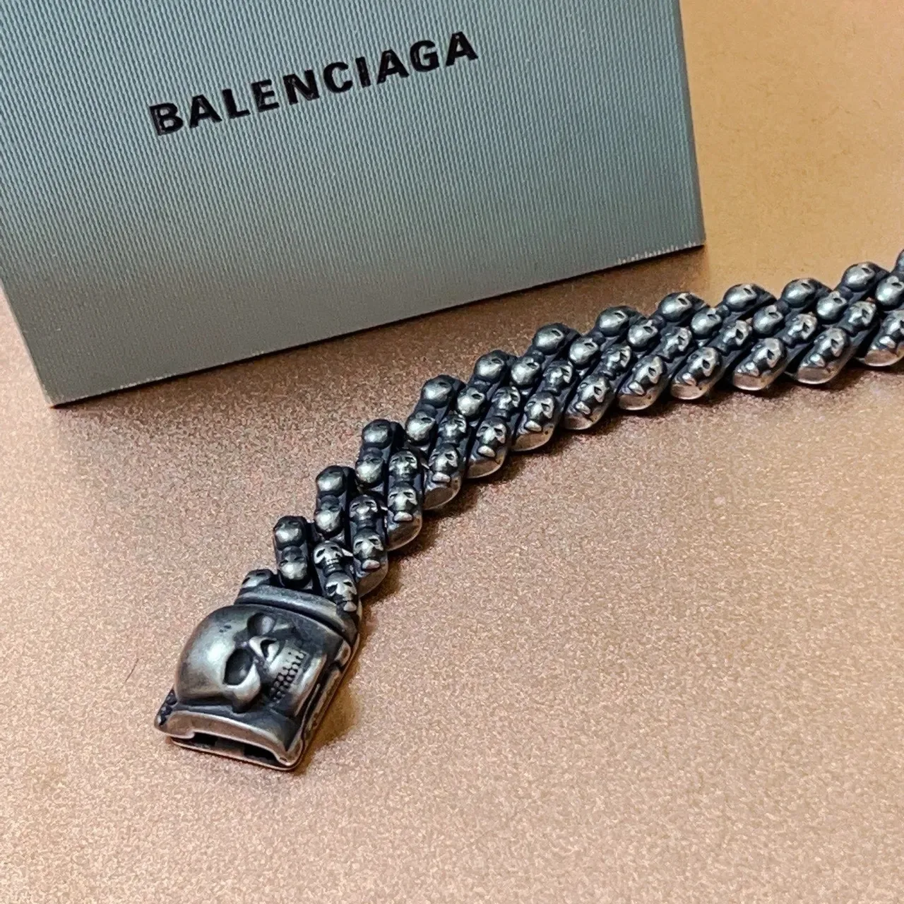 Balenciaga 骷髅手链 银色 多排链接图案手链 2