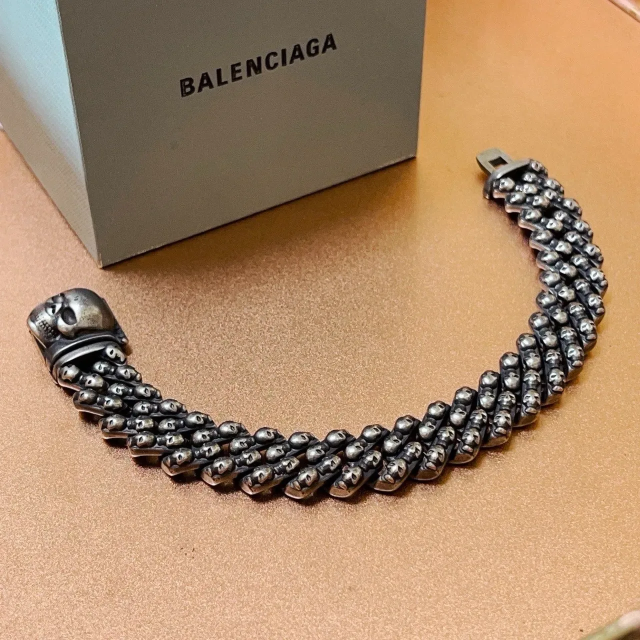 Balenciaga 骷髅手链 银色 多排链接图案手链 3