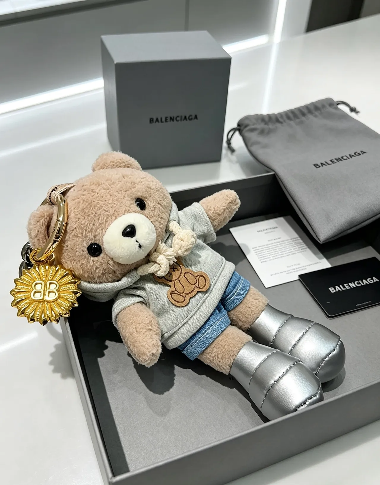 Balenciaga Teddy Bear बीज ग्रे प्लश सिल्वर पफर बूट्स हैंडबैग 2