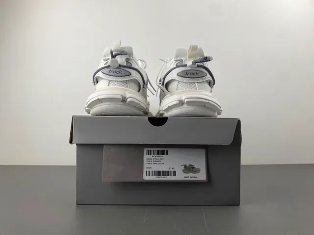 Balenciaga Track সাদা বেগুনি সোল ডুয়াল লেস সিস্টেম চাঙ্কি স্নিকার্স 17