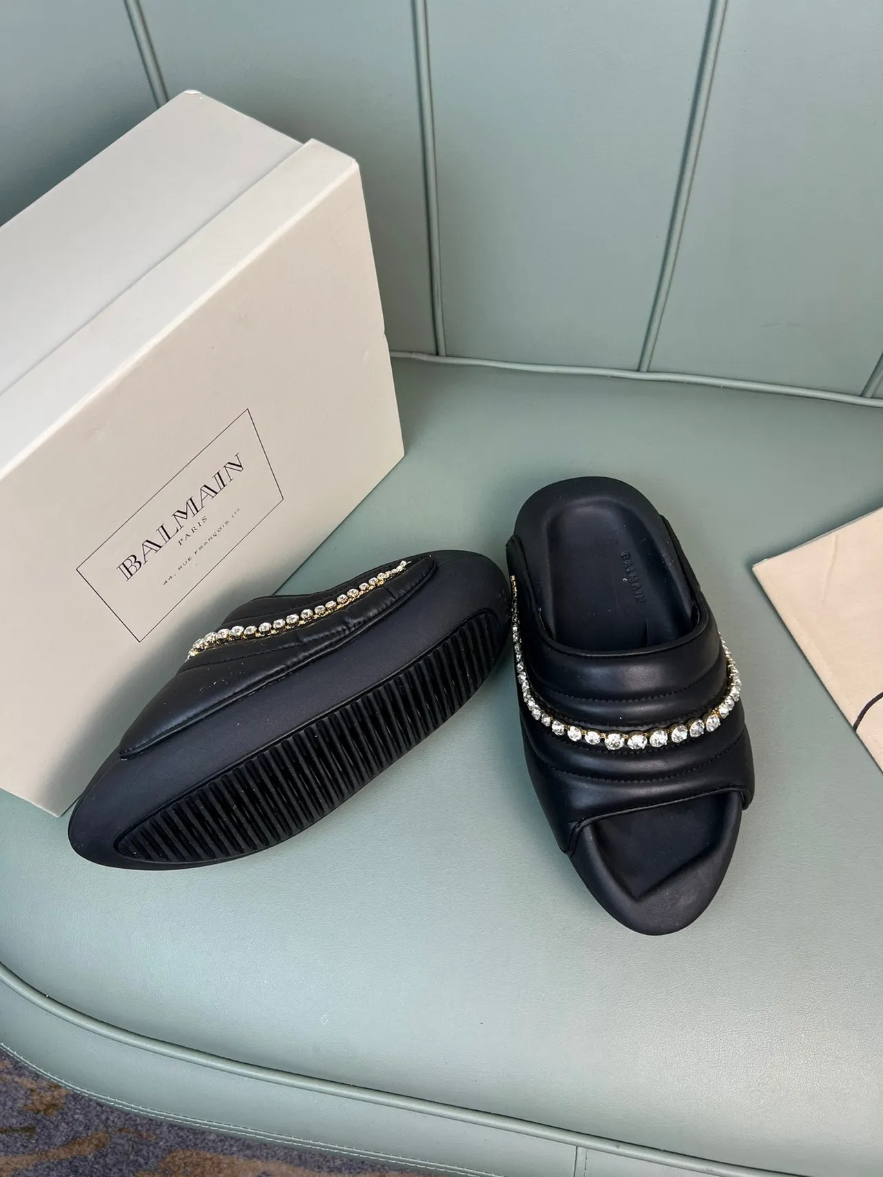 Balmain B-Court 黑色银色 绗缝 填充上部 水晶装饰带 拖鞋 6