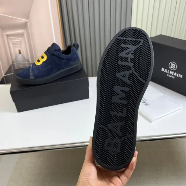 Balmain B-Court নীল সুয়েড সোনালি লোগো লাইফস্টাইল স্নিকার্স 2