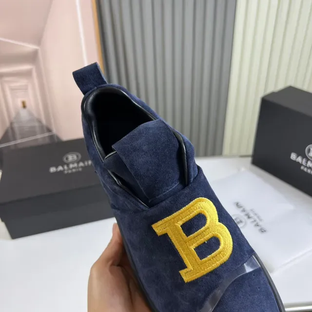 Balmain B-Court নীল সুয়েড সোনালি লোগো লাইফস্টাইল স্নিকার্স 3