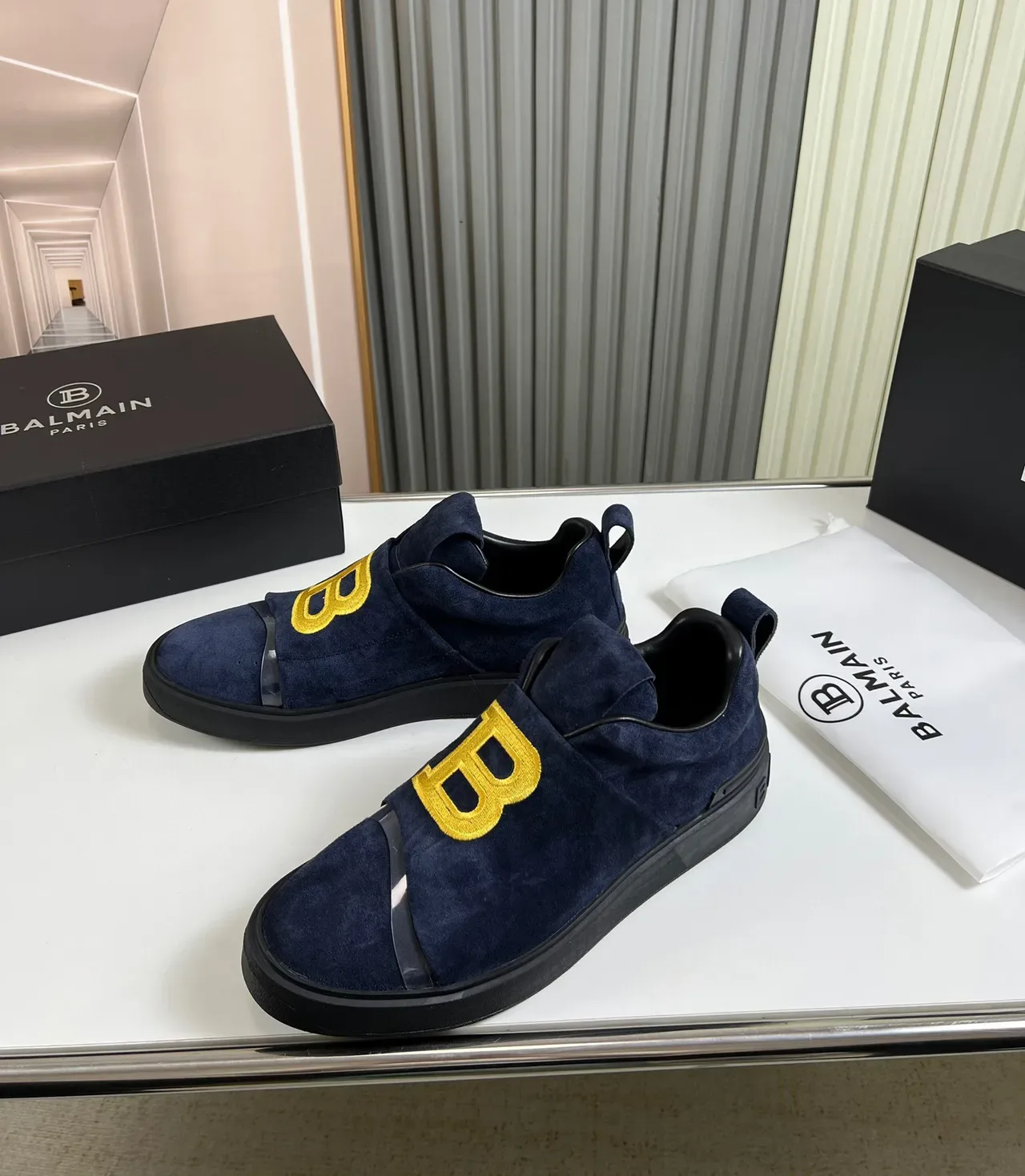 Balmain B-Court নীল সুয়েড সোনালি লোগো লাইফস্টাইল স্নিকার্স 8