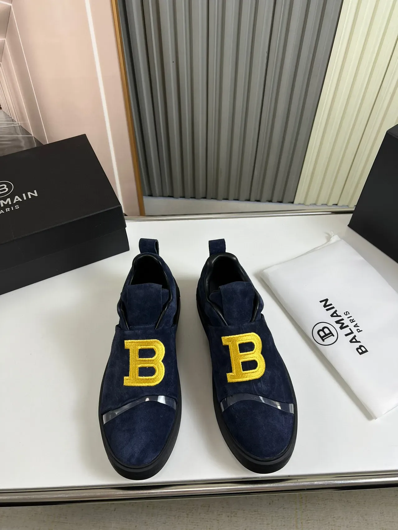 Balmain B-Court নীল সুয়েড সোনালি লোগো লাইফস্টাইল স্নিকার্স 9