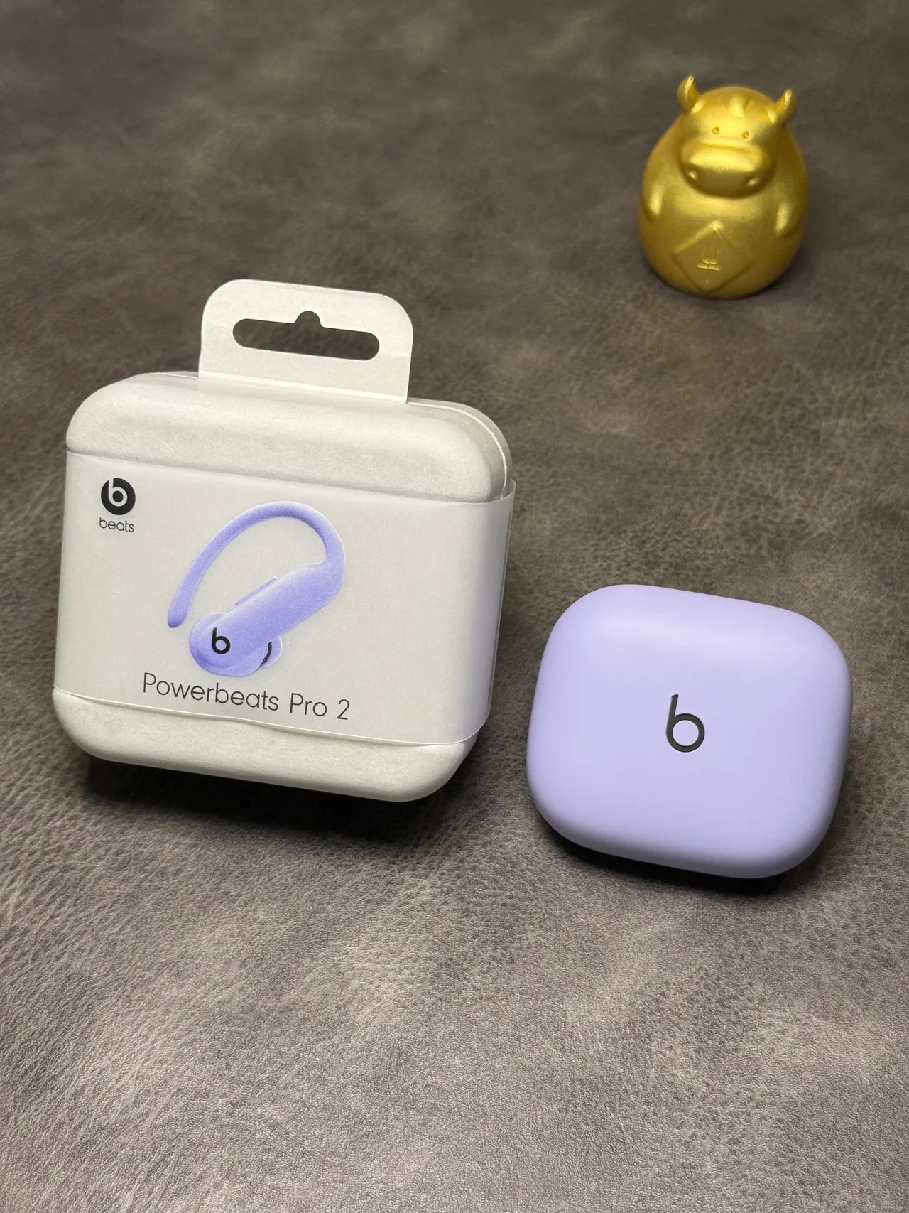 Beats Powerbeats Pro 2 बैंगनी सफेद कॉम्पैक्ट चौकोर केस मैट लैवेंडर फिनिश TWS ईयरबड्स 6