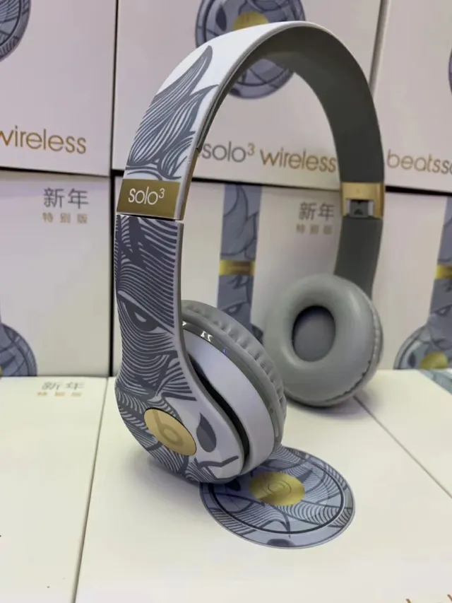 Beats Solo3 Wireless سماعات فوق الأذن بتصميم أبيض رمادي ذهبي 3