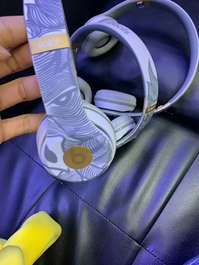 Beats Solo3 Wireless سماعات فوق الأذن بتصميم أبيض رمادي ذهبي 8
