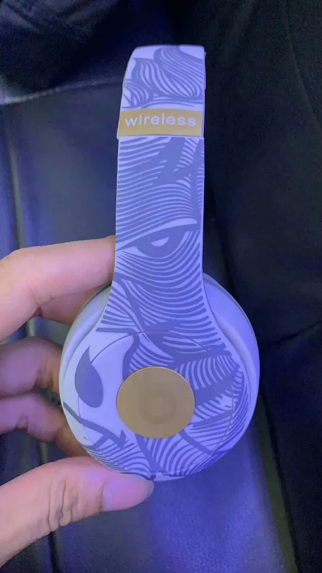 Beats Solo3 Wireless سماعات فوق الأذن بتصميم أبيض رمادي ذهبي 10