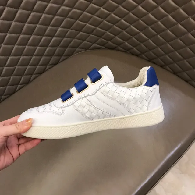 Bottega Veneta Cassette 白色和蓝色编织皮革生活方式运动鞋 3