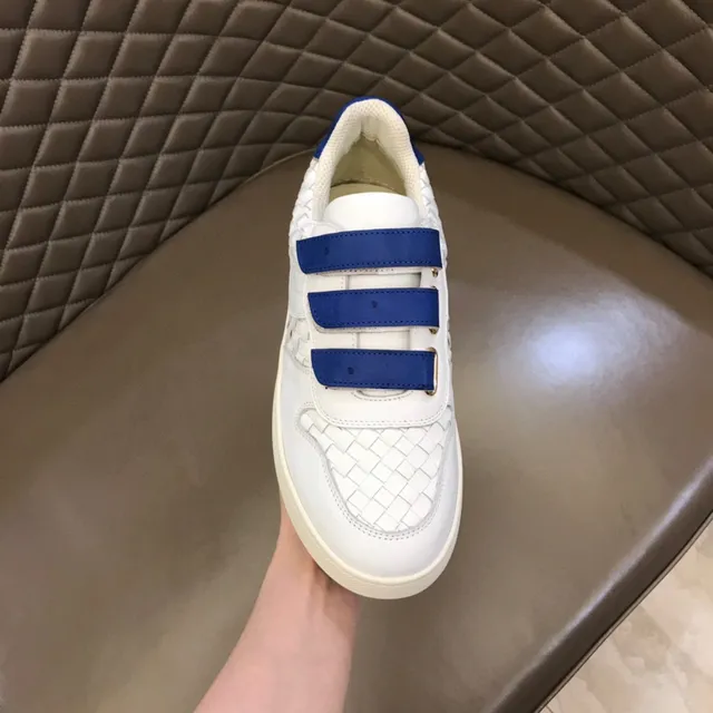 Bottega Veneta Cassette 白色和蓝色编织皮革生活方式运动鞋 4