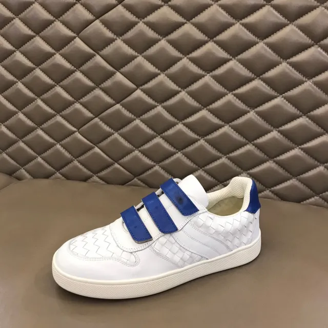 Bottega Veneta Cassette 白色和蓝色编织皮革生活方式运动鞋 5
