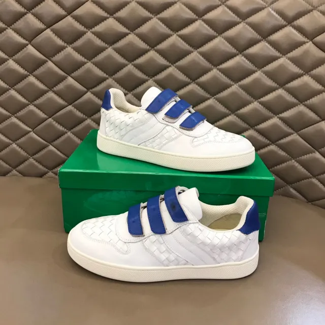 Bottega Veneta Cassette 白色和蓝色编织皮革生活方式运动鞋 7