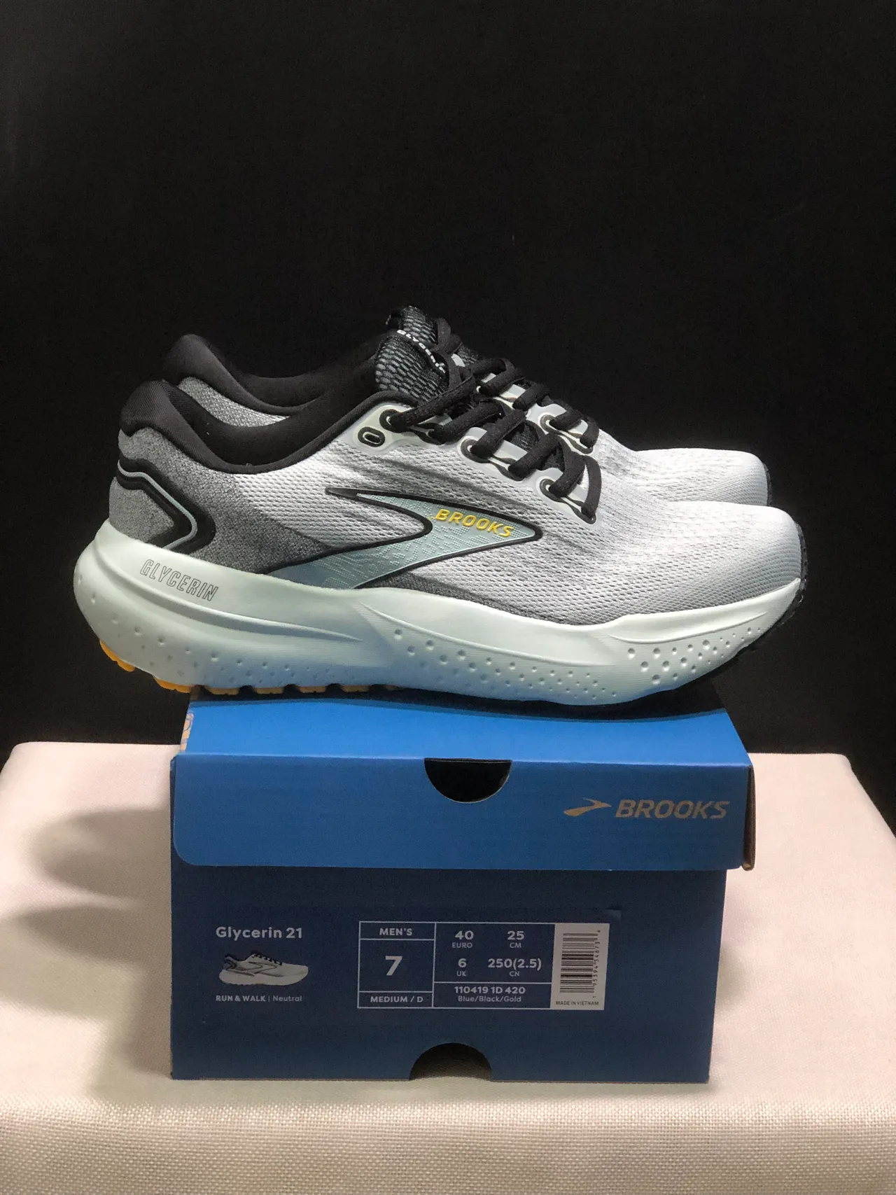 Brooks Glycerin 浅灰和薄荷 跑鞋 3