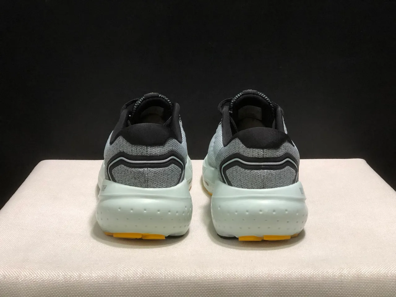 Brooks Glycerin 浅灰和薄荷 跑鞋 4
