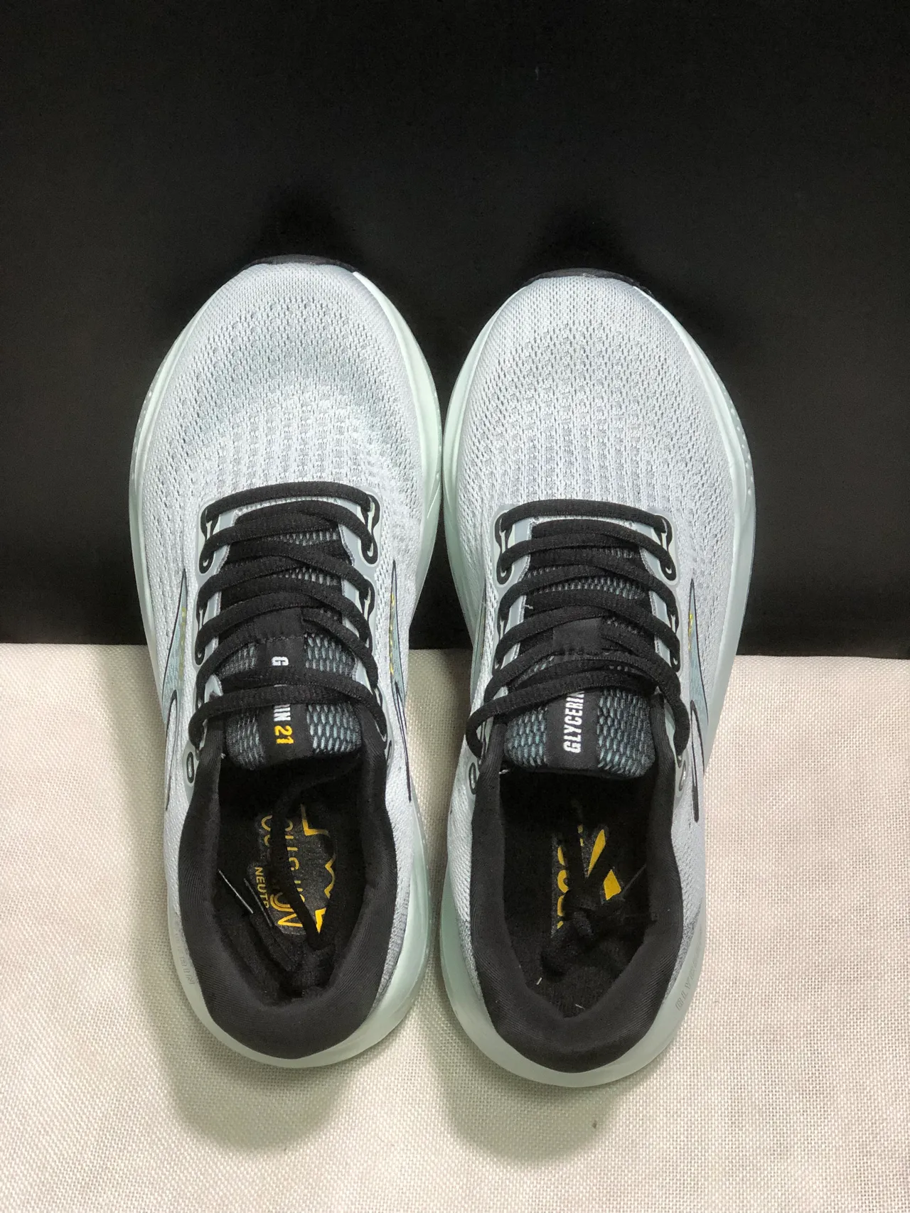 Brooks Glycerin 浅灰和薄荷 跑鞋 5