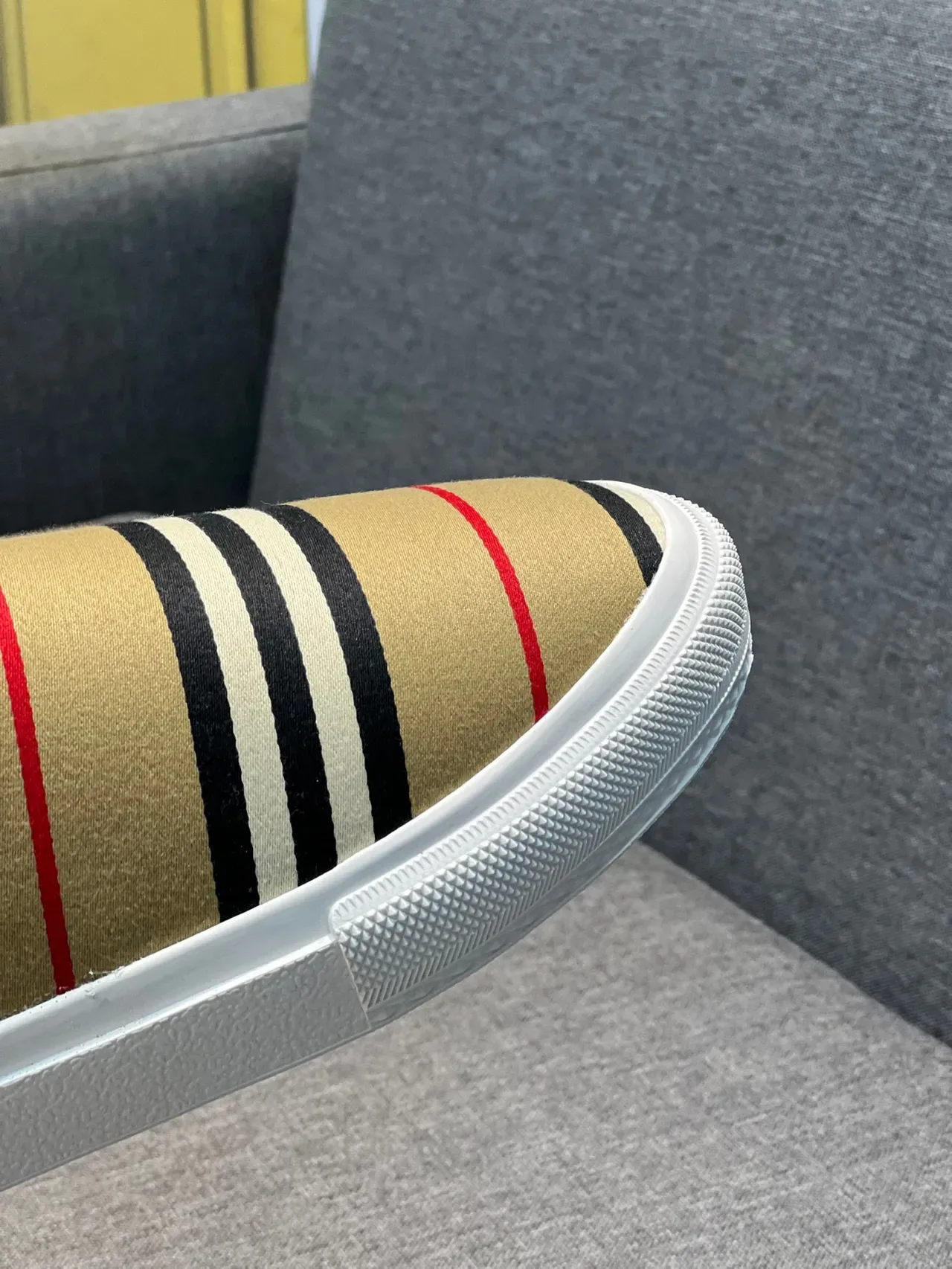 Burberry বেইজ কালো ধারি ক্যানভাস উপর ব্যাকলেস মুল সিলহুয়েট ক্যাজুয়াল জুতা 2