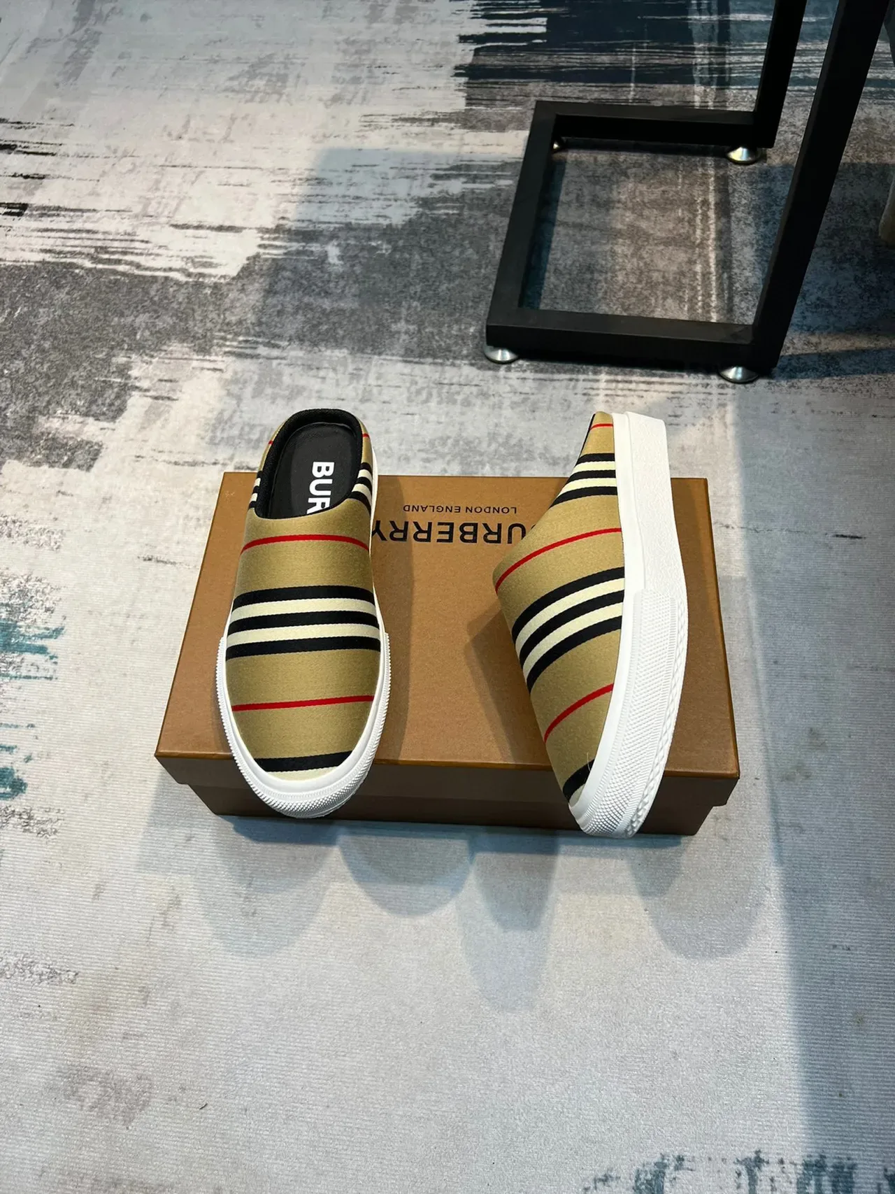 Burberry বেইজ কালো ধারি ক্যানভাস উপর ব্যাকলেস মুল সিলহুয়েট ক্যাজুয়াল জুতা 4