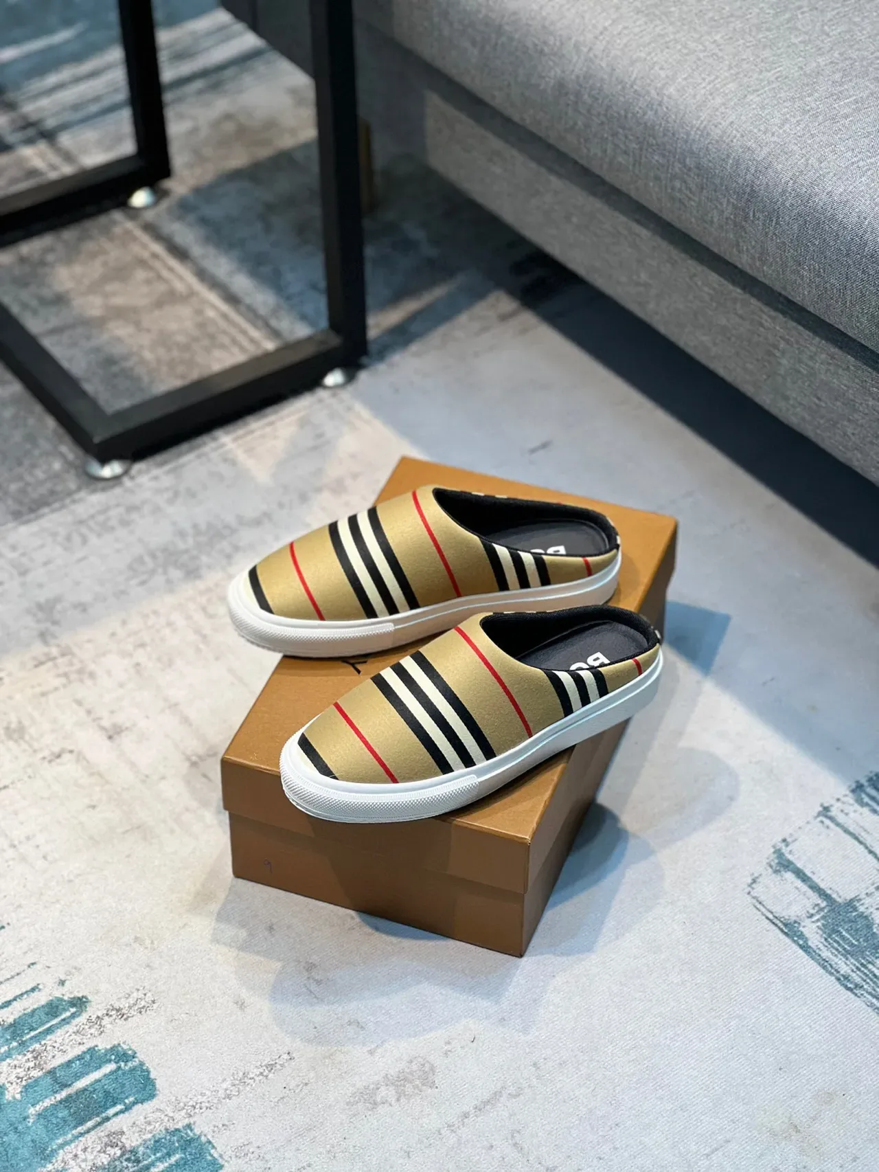 Burberry বেইজ কালো ধারি ক্যানভাস উপর ব্যাকলেস মুল সিলহুয়েট ক্যাজুয়াল জুতা 7