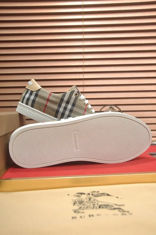 Burberry بيج أبيض باترون مربعات قماش كانفاس أعلى سولا مطاطية سنيكرز أسلوب حياة 2